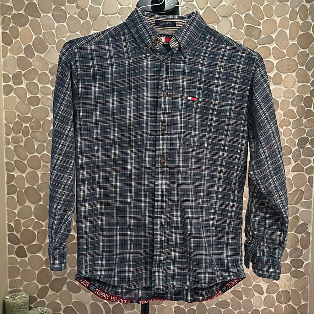 Tommy Hilfiger boys plaid flannel – size medium